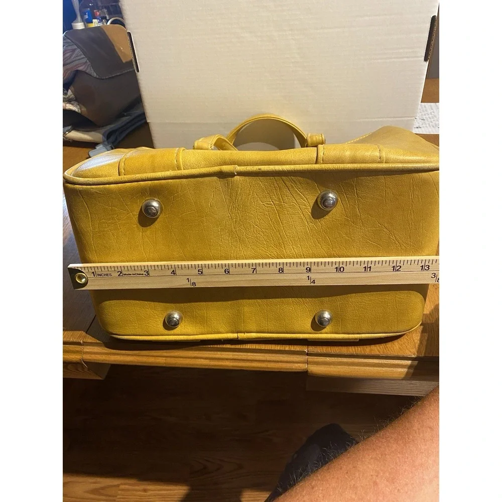 N/A sleek yellow